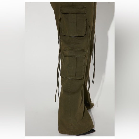 Fashion Nova Cargo Pants - Picture 4 of 7